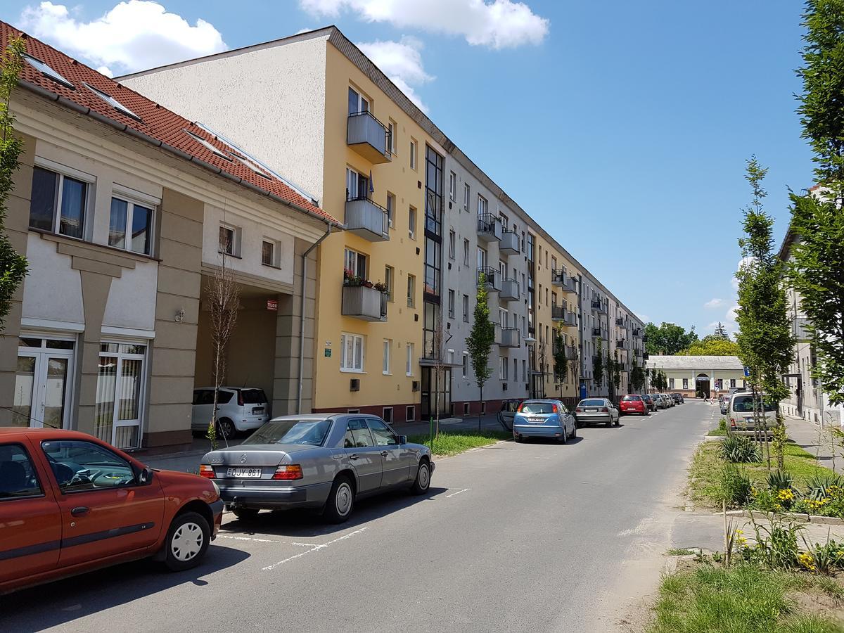Mox Downtown Apartman Debrecen Eksteriør bilde